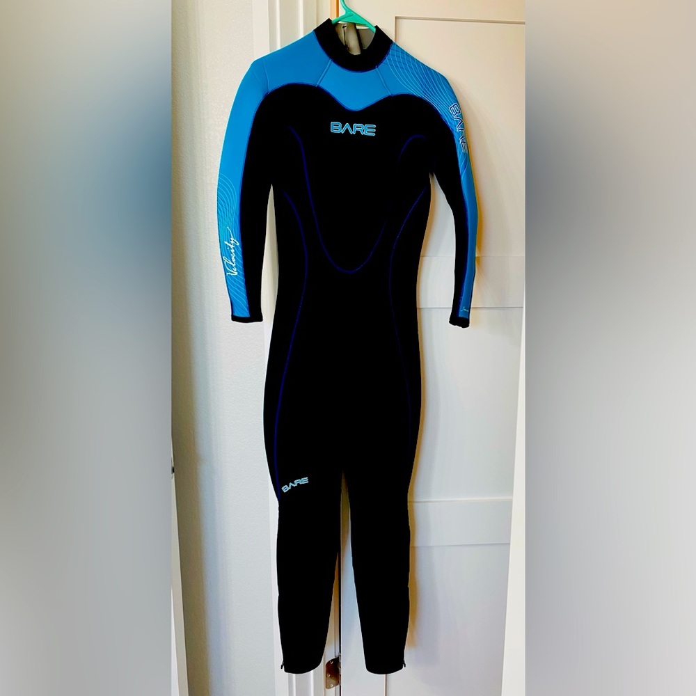 Bare Women’s 8T 5mm full body wetsuit.  New with tags.